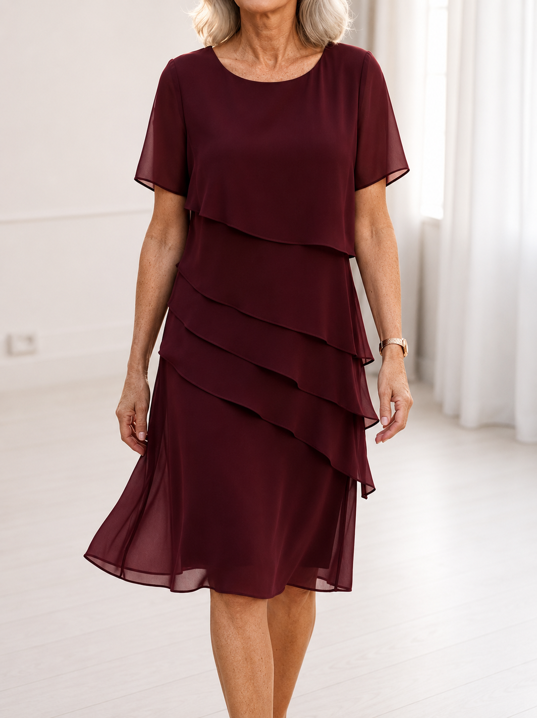 Vestido Midi de Capas Elegantes
