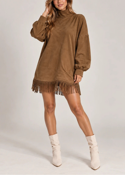 Renata™ | Minivestido de Gamuza con Flecos y Cuello Alto