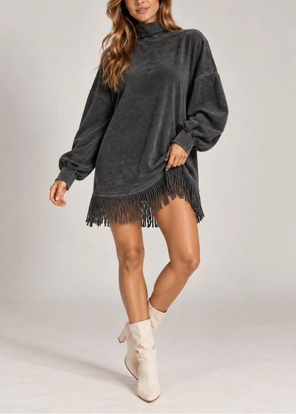 Renata™ | Minivestido de Gamuza con Flecos y Cuello Alto